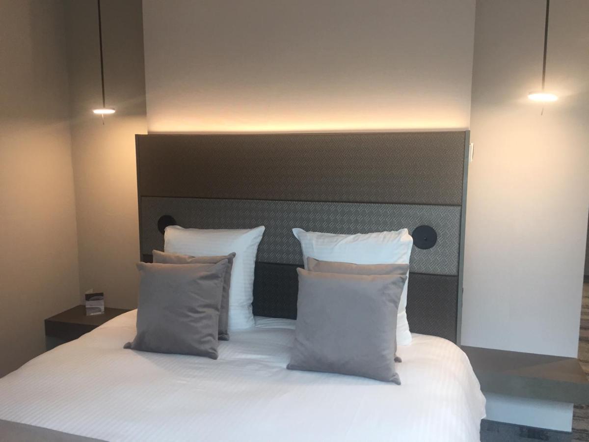 Hotel Charleroi Airport - Van Der Valk Esterno foto