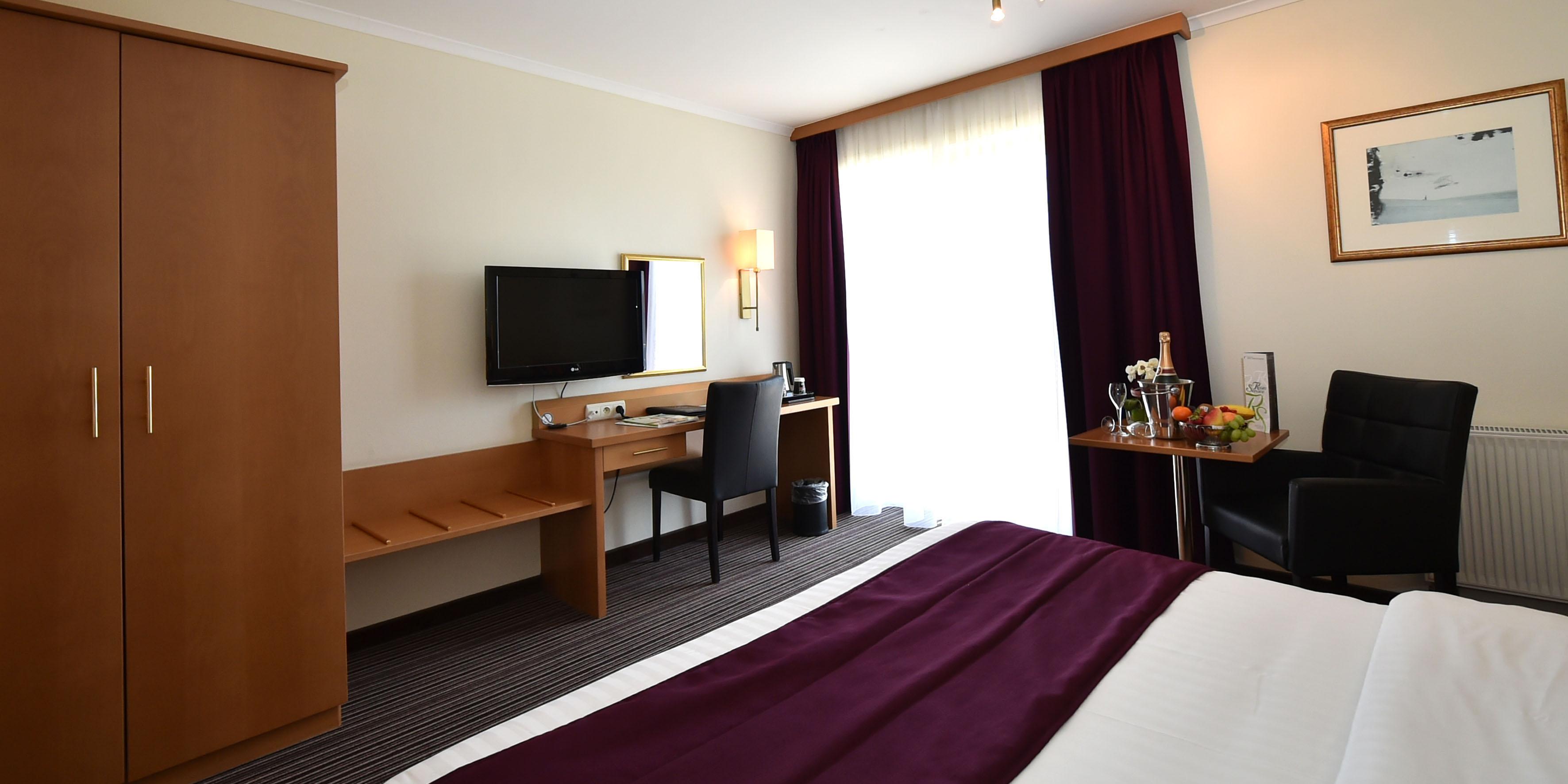 Hotel Charleroi Airport - Van Der Valk Esterno foto