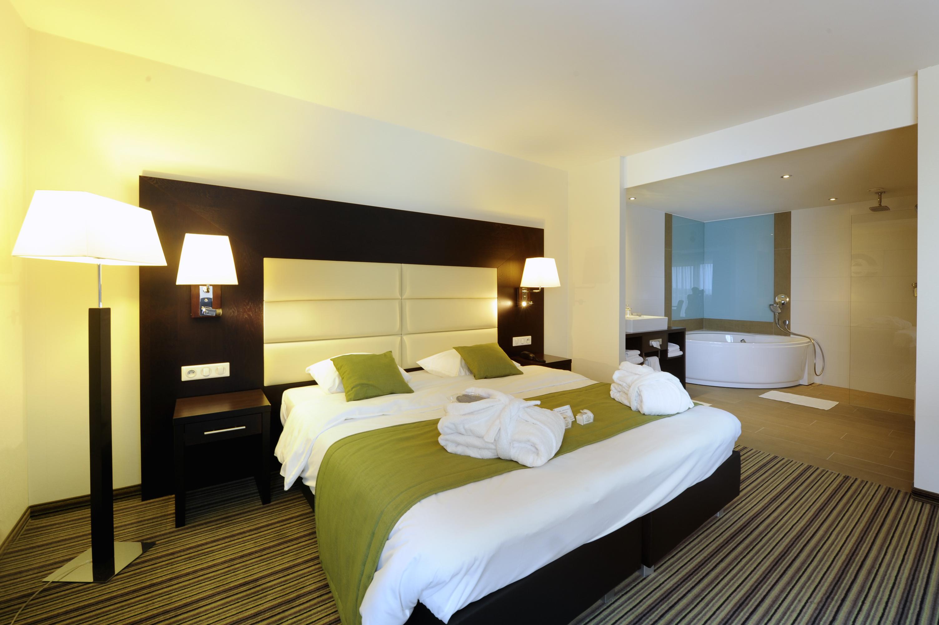 Hotel Charleroi Airport - Van Der Valk Esterno foto